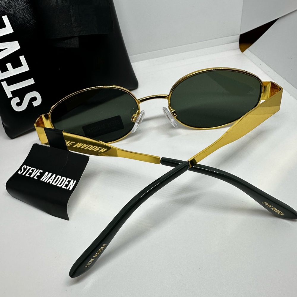 Steve Madden Gold Frame Sunglasses. Green Accents. New - Picture 3 of 7